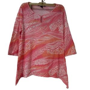 Gloria Vanderbilt  3/4 sleeve Keyhole neck coral pink and orange pattered blouse